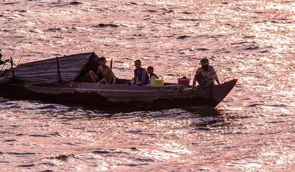 Chiang Khong Boat on Mekong Ri